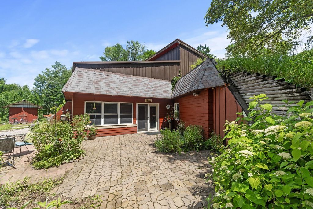 12010 253rd Avenue NW, Livonia Twp, MN 55398