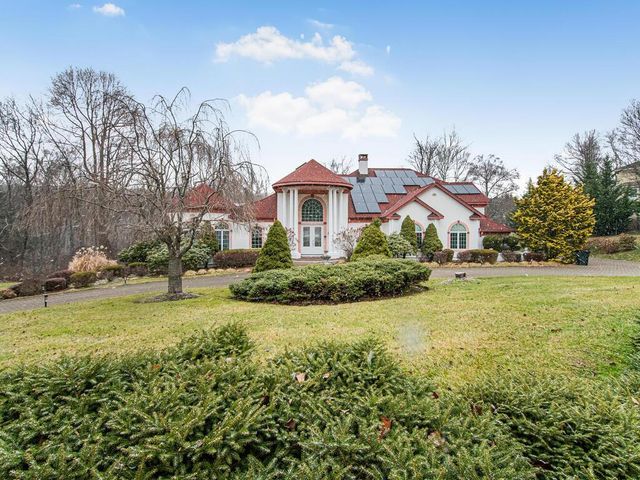 1048 Gambelli Drive, Yorktown Heights, NY 10598