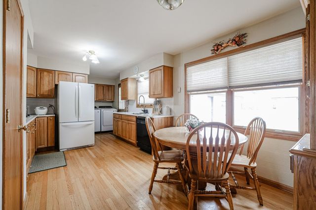 370 E Elk Grove Boulevard, Elk Grove Village, IL 60007