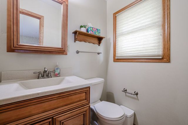 370 E Elk Grove Boulevard, Elk Grove Village, IL 60007