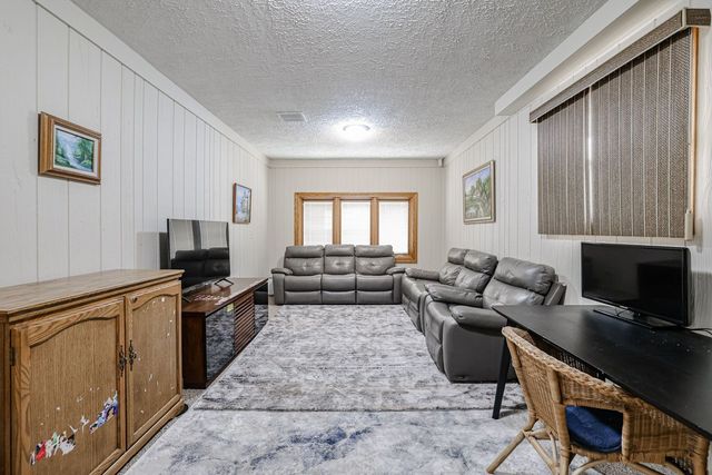 370 E Elk Grove Boulevard, Elk Grove Village, IL 60007