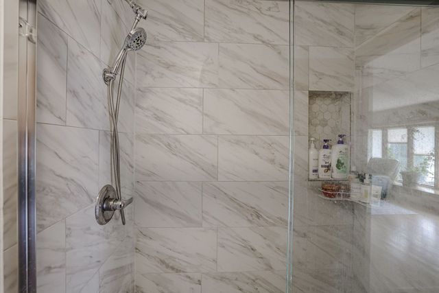 370 E Elk Grove Boulevard, Elk Grove Village, IL 60007