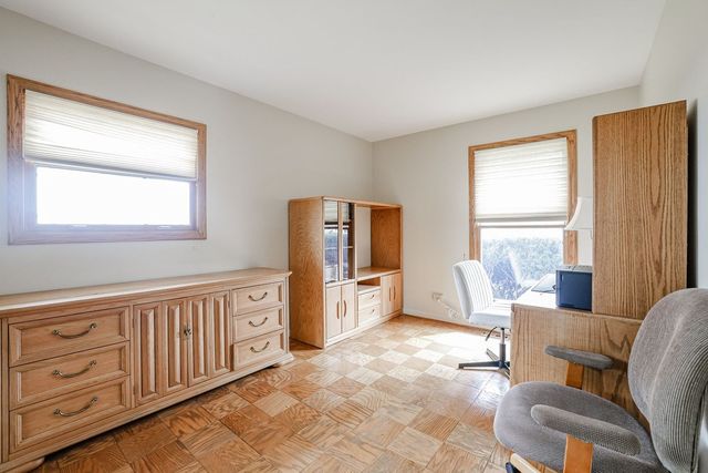 370 E Elk Grove Boulevard, Elk Grove Village, IL 60007