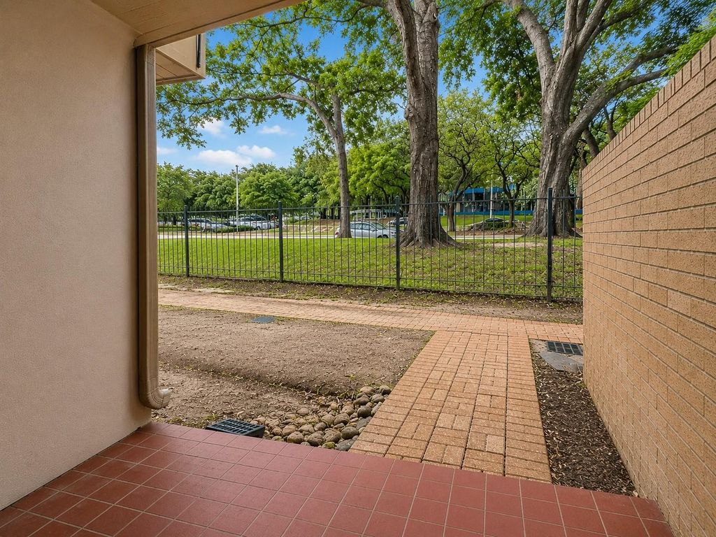 10811 Richmond Avenue 5, Houston, TX 77042
