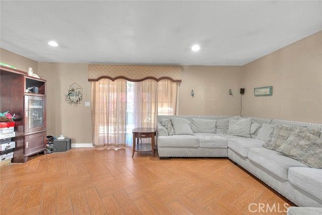 527 waringwood Road, La Puente, CA 91744