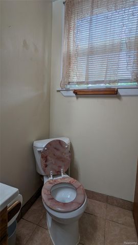 100 Oliver Street, Pontiac, MI 48342