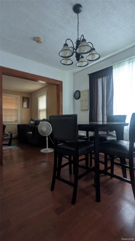 100 Oliver Street, Pontiac, MI 48342