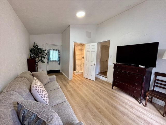 4005 NW 9TH COURT, Gainesville, FL 32605