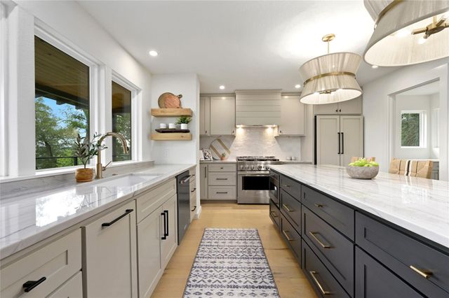 2512 S Pace Bend, Spicewood, TX 78669