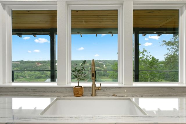 2512 S Pace Bend, Spicewood, TX 78669