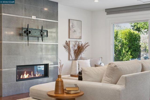 621 Birchwood Ct, Danville, CA 94506