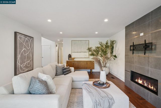 621 Birchwood Ct, Danville, CA 94506