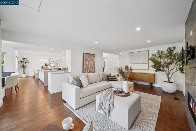 621 Birchwood Ct, Danville, CA 94506