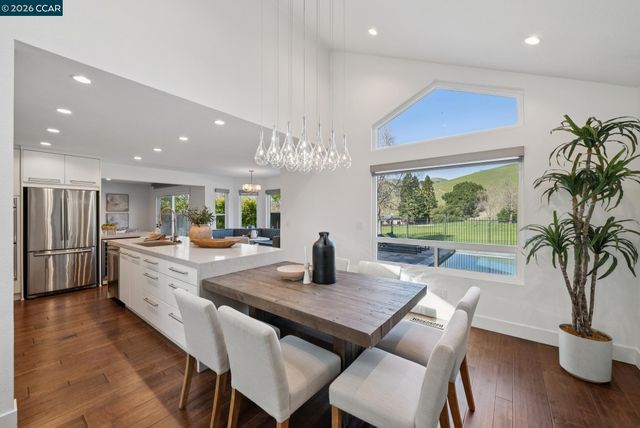 621 Birchwood Ct, Danville, CA 94506