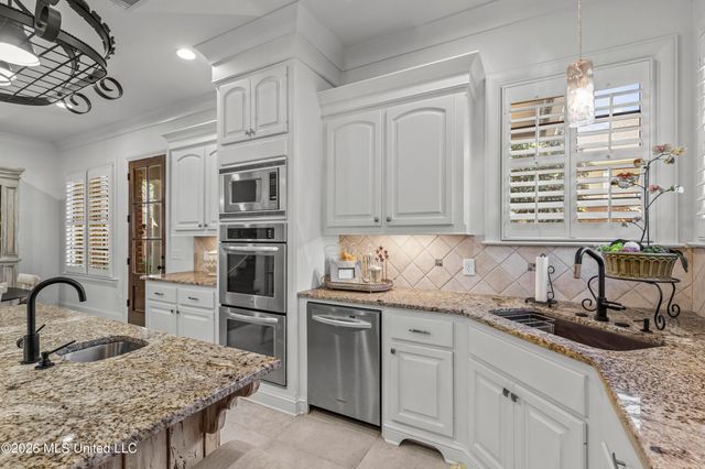 124 Lake Village Drive, Madison, MS 39110