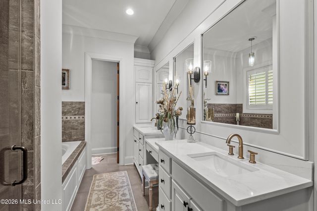 124 Lake Village Drive, Madison, MS 39110