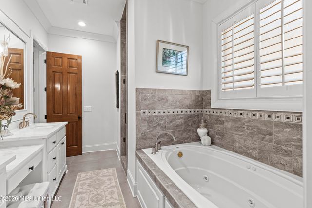124 Lake Village Drive, Madison, MS 39110