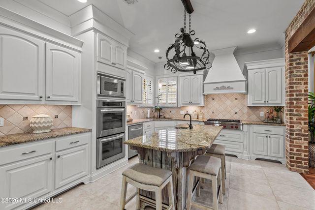 124 Lake Village Drive, Madison, MS 39110