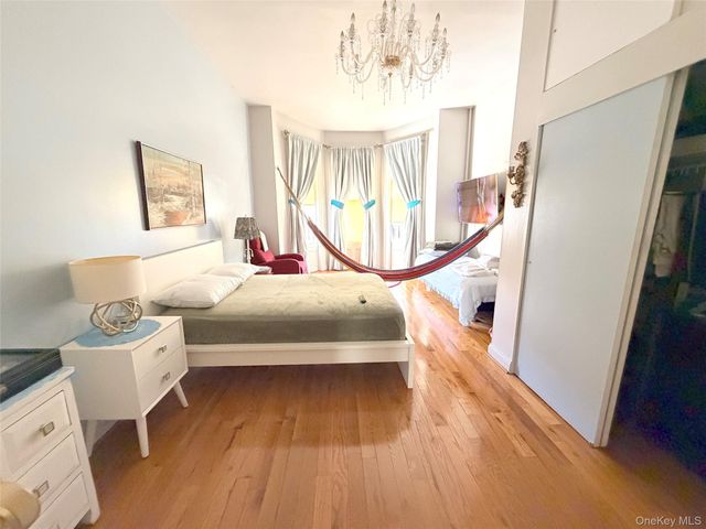 211 Sunnyside Avenue, Brooklyn, NY 11207