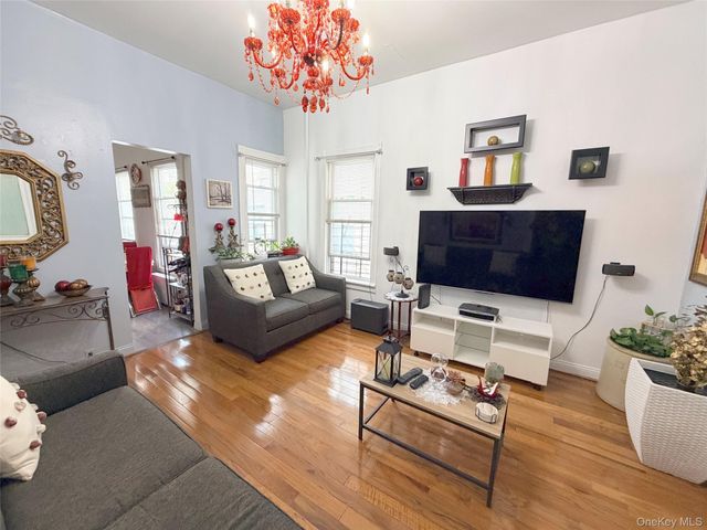 211 Sunnyside Avenue, Brooklyn, NY 11207