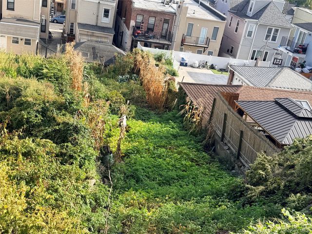 211 Sunnyside Avenue, Brooklyn, NY 11207