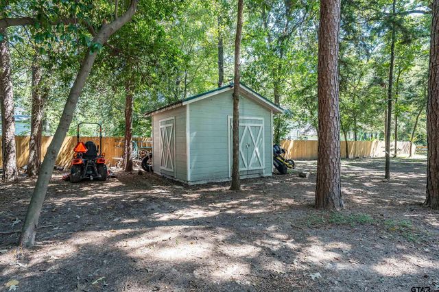 230 Debra Dr, Bullard, TX 75757