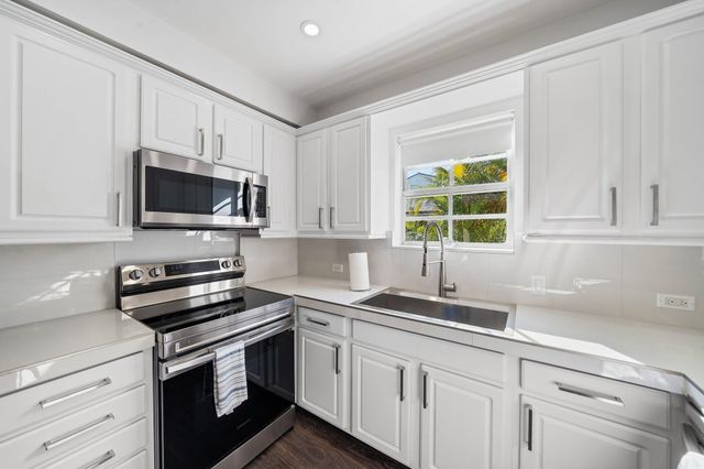130 Yacht Club Drive 2, North Palm Beach, FL 33408