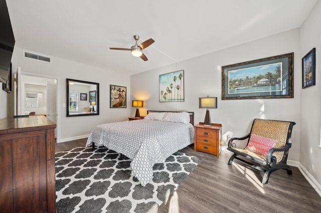 130 Yacht Club Drive 2, North Palm Beach, FL 33408