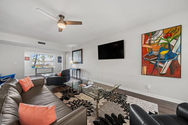 130 Yacht Club Drive 2, North Palm Beach, FL 33408