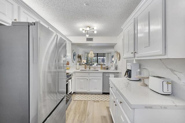 5722 Coral Lake Drive 210, Margate, FL 33063