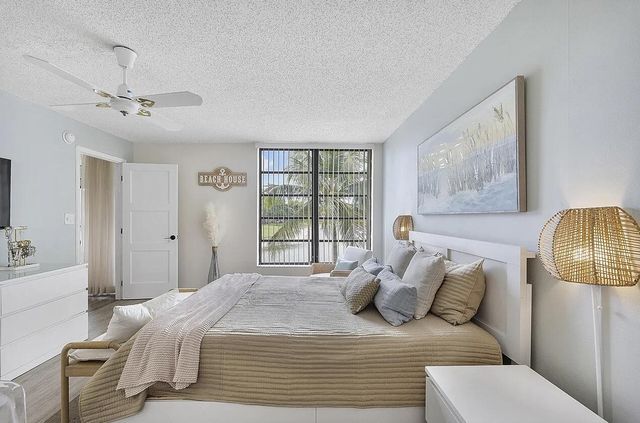 5722 Coral Lake Drive 210, Margate, FL 33063