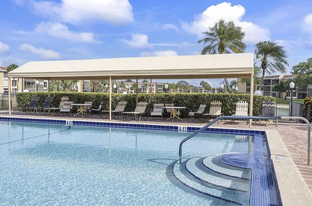 5722 Coral Lake Drive 210, Margate, FL 33063