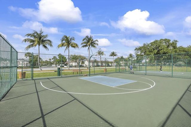 5722 Coral Lake Drive 210, Margate, FL 33063