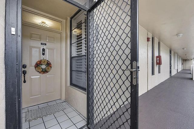 5722 Coral Lake Drive 210, Margate, FL 33063