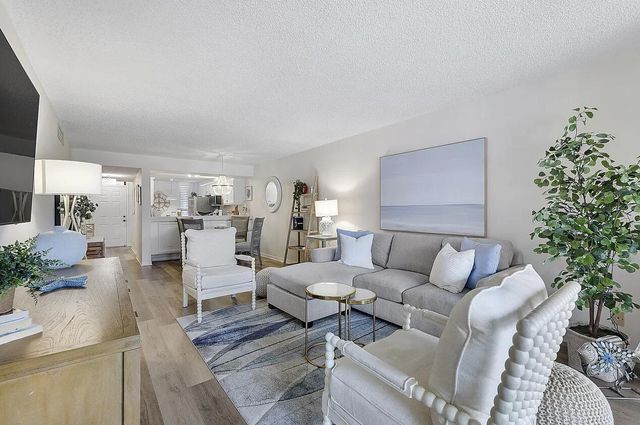 5722 Coral Lake Drive 210, Margate, FL 33063