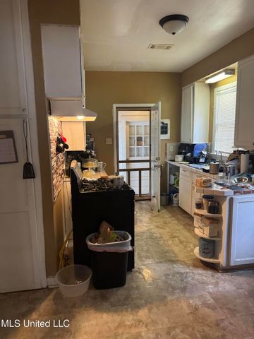 3923 Azalea Drive, Jackson, MS 39206