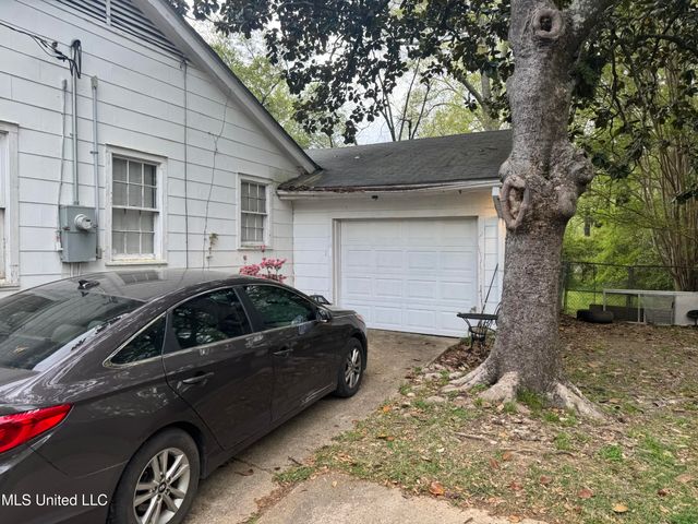 3923 Azalea Drive, Jackson, MS 39206