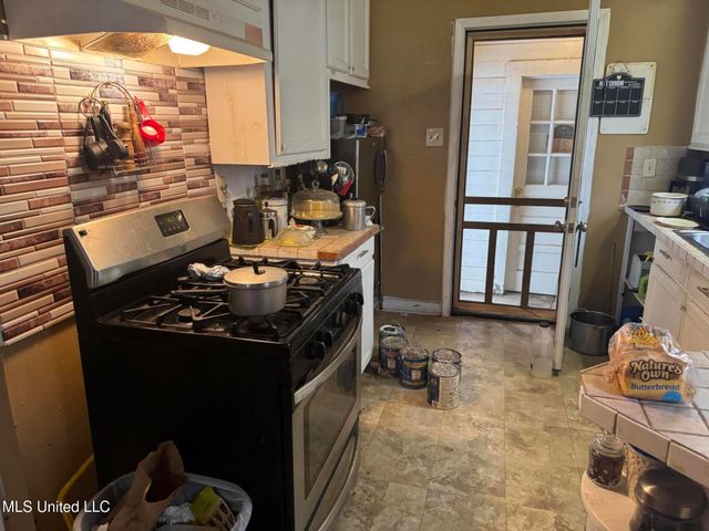 3923 Azalea Drive, Jackson, MS 39206