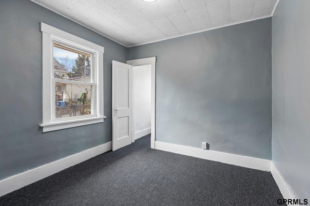 424 Grover Street, Omaha, NE 68108