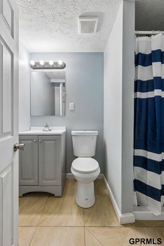 424 Grover Street, Omaha, NE 68108