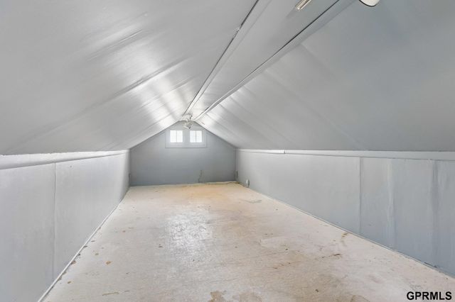 424 Grover Street, Omaha, NE 68108