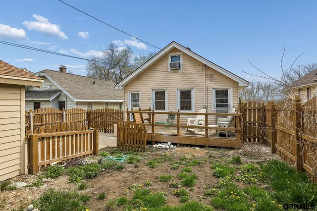 424 Grover Street, Omaha, NE 68108