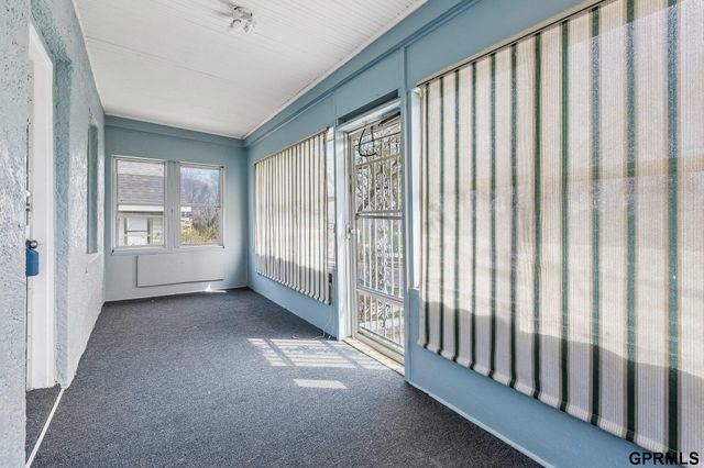 424 Grover Street, Omaha, NE 68108