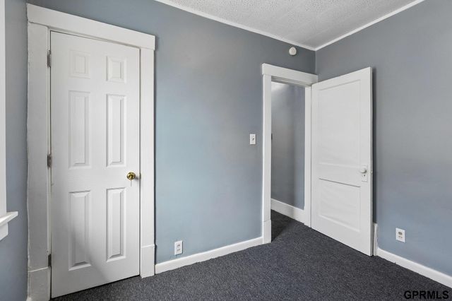 424 Grover Street, Omaha, NE 68108