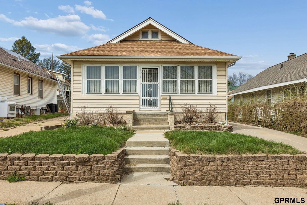 424 Grover Street, Omaha, NE 68108