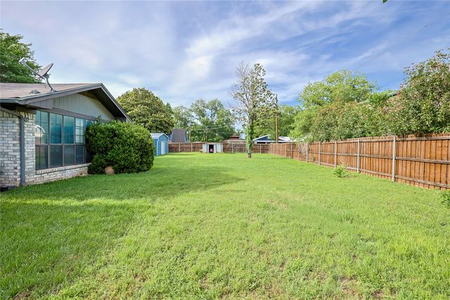 111 Songwood Drive, Weatherford, TX 76087