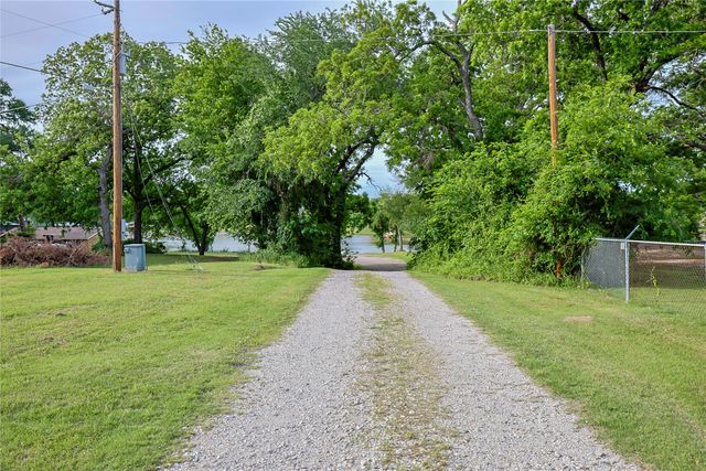 111 Songwood Drive, Weatherford, TX 76087