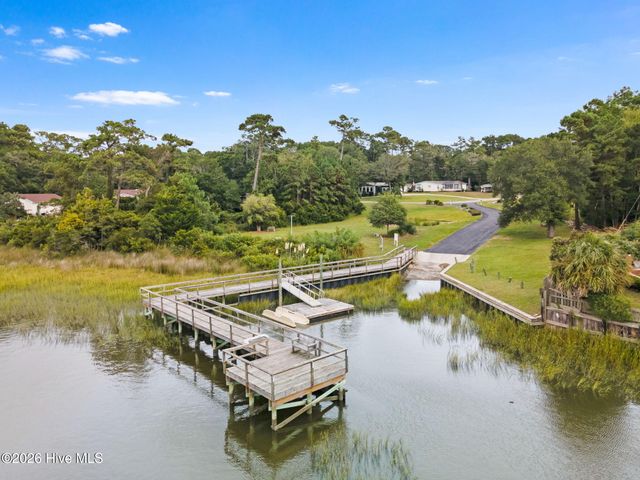 798 Mallard Court SE, Bolivia, NC 28422