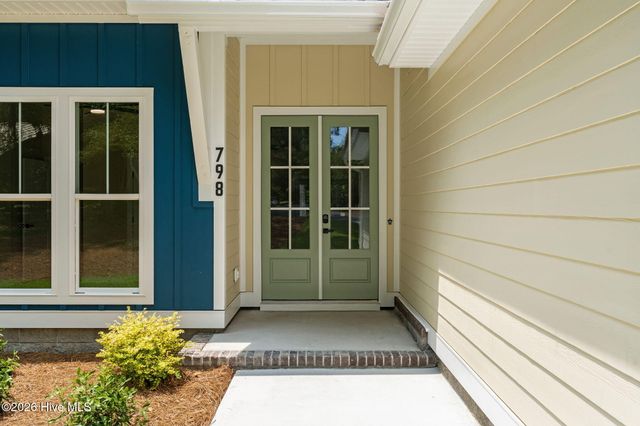 798 Mallard Court SE, Bolivia, NC 28422