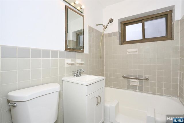 3021 Edwin Avenue 5F, Fort Lee, NJ 07024